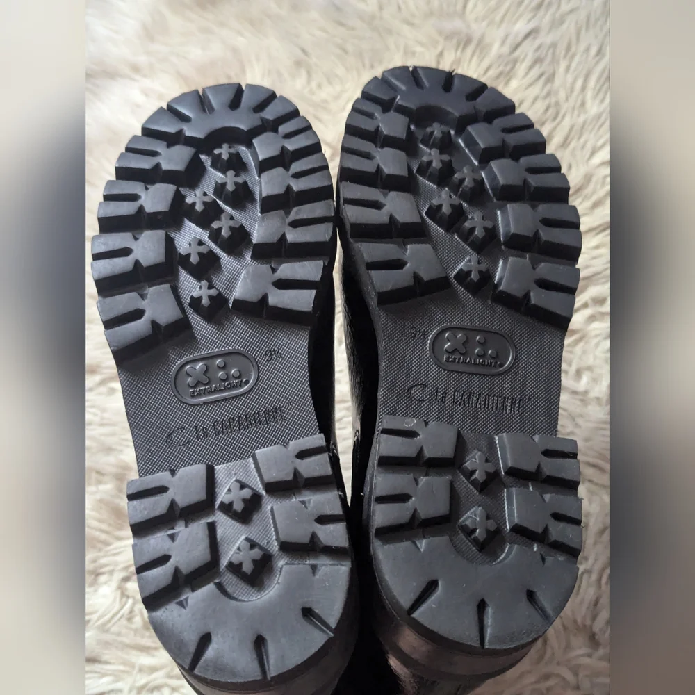 NWT La CANADIENNE Cosner Black Patent Leather Chelsea Boots - Picture 13 of 14